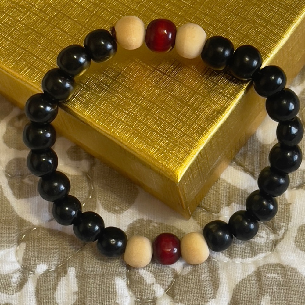 Natural stone, Black and Red Beaded Bracelet with Uniform Design,